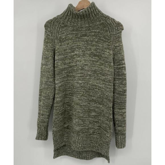 Solemio Cozy Turtleneck Sweater Long Sleeves Green Side Slits Womens Medium NWOT - Picture 1 of 8